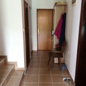 Hodnik sobe kuće u centru Sopota