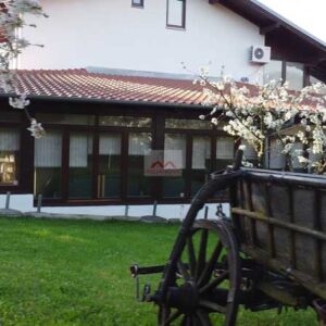 restoran sa apartmanima na kosmaju prodaja