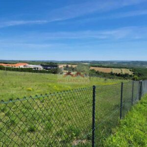 ograđen plac u naselju Babe 21a