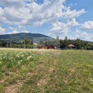 plac u rogači hekar i 80 ari sa pogledom na Kosmaj